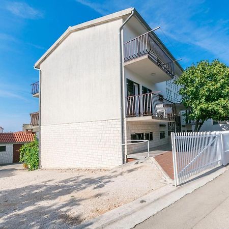 Apartments Matejka Primosten Exterior photo